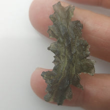 Load image into Gallery viewer, Besednice Jezkovna Moldavite 4.84gr 24.20ct Collector Grade  Certificate of Authenticity
