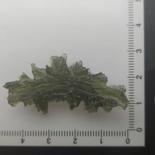 Load image into Gallery viewer, Besednice Jezkovna Moldavite 4.84gr 24.20ct Collector Grade  Certificate of Authenticity
