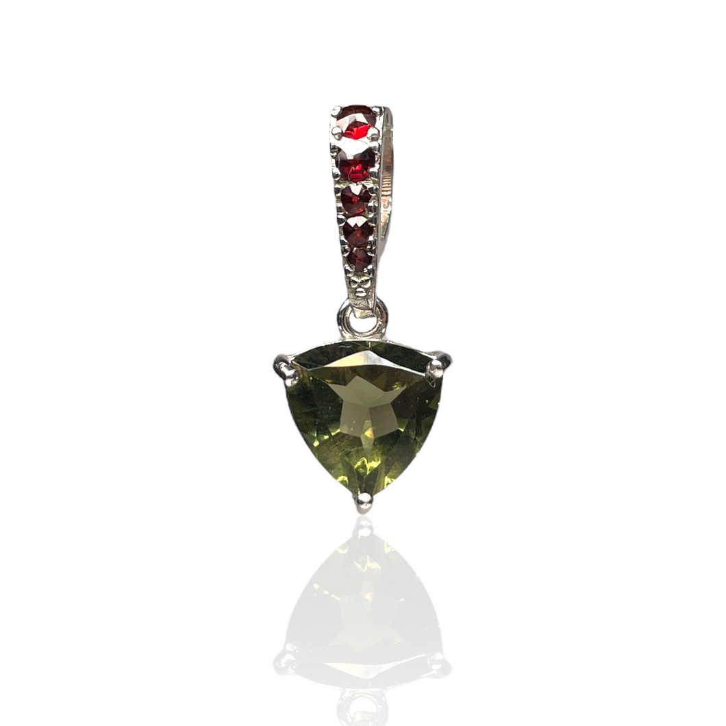 Pendant Moldavite faceted 8mm Trillion w/Garnet 925 Silver