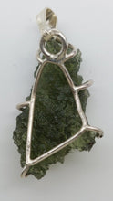 Load image into Gallery viewer, Besednice Moldavite Pendant 925 silver 14.0ct with Certificate of Authenticity
