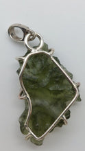 Load image into Gallery viewer, Besednice Moldavite Pendant 925 silver 13.0ct with Certificate of Authenticity
