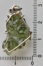 Load image into Gallery viewer, Besednice Moldavite Pendant 925 silver 13.0ct with Certificate of Authenticity
