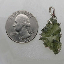 Load image into Gallery viewer, Besednice Moldavite Pendant 925 silver 13.0ct with Certificate of Authenticity
