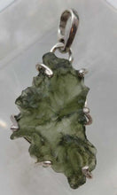 Load image into Gallery viewer, Besednice Moldavite Pendant 925 silver 13.0ct with Certificate of Authenticity
