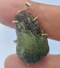 Load image into Gallery viewer, Moldavite pendant 925 silver 22.25ct prong set w/certificate of authenticity
