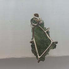 Load image into Gallery viewer, Besednice Moldavite Pendant 925 silver  14.25ct with Certificate of Authenticity
