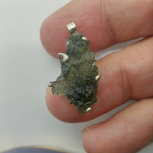 Load image into Gallery viewer, Besednice Moldavite Pendant 925 silver  14.25ct with Certificate of Authenticity
