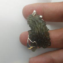 Load image into Gallery viewer, Besednice Hedgehog Moldavite Pendant 925 silver 7.05gr/35.25ct Certificate of Authenticity
