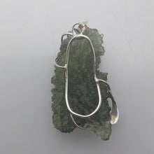 Load image into Gallery viewer, Besednice Hedgehog Moldavite Pendant 925 silver 7.05gr/35.25ct Certificate of Authenticity
